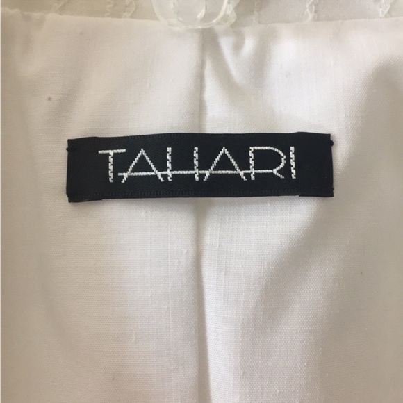 Tahari 8 petite white eyelet jacket with decorative button - Picture 2 of 4